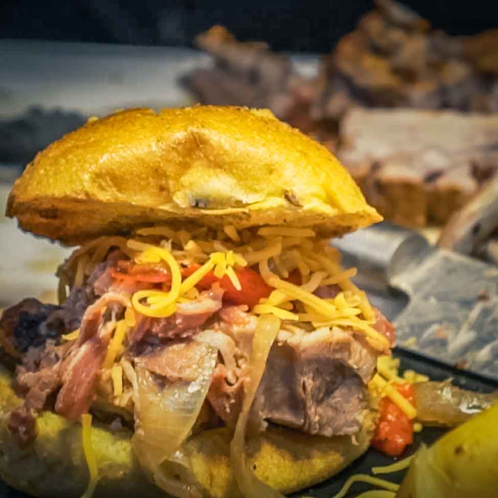 Touchdown Sandwich - Zarte Spare Ribs aus dem Dutch Oven - Grillstar.de