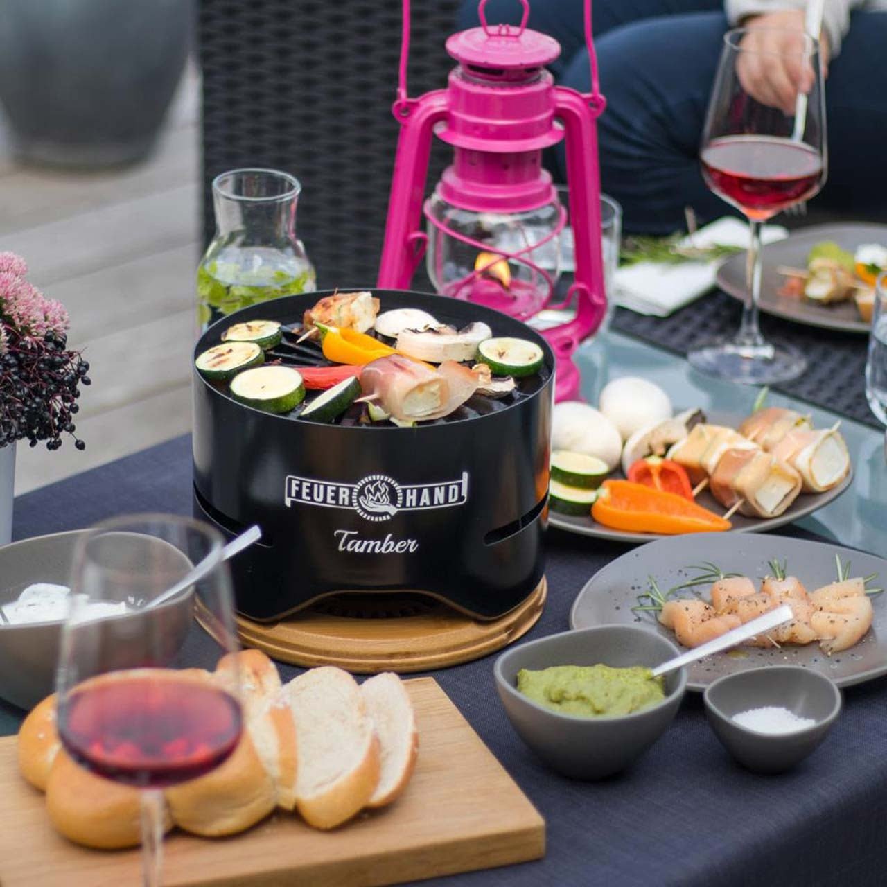Feuerhand Tamber Tischgrill, Tiefschwarz - Grillstar.deFeuerhand Tamber Tischgrill, TiefschwarzFeuerhandGrillstar.depttamber - schwarz4250435703359