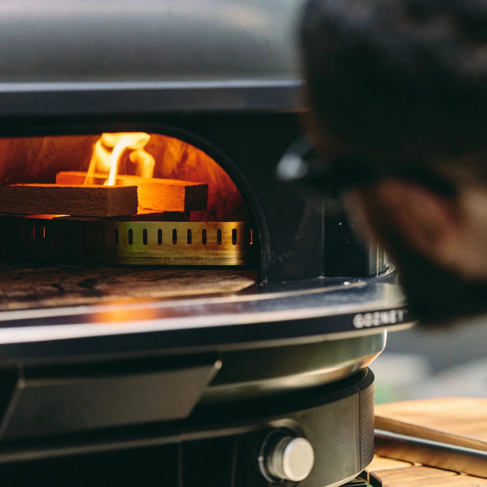 Gozney Dome Gen 2.0 Dual Fuel Pizzaofen - Off Black - Grillstar.deGozney Dome Gen 2.0 Dual Fuel Pizzaofen - Off BlackPizzaofenGozneyGrillstar.de