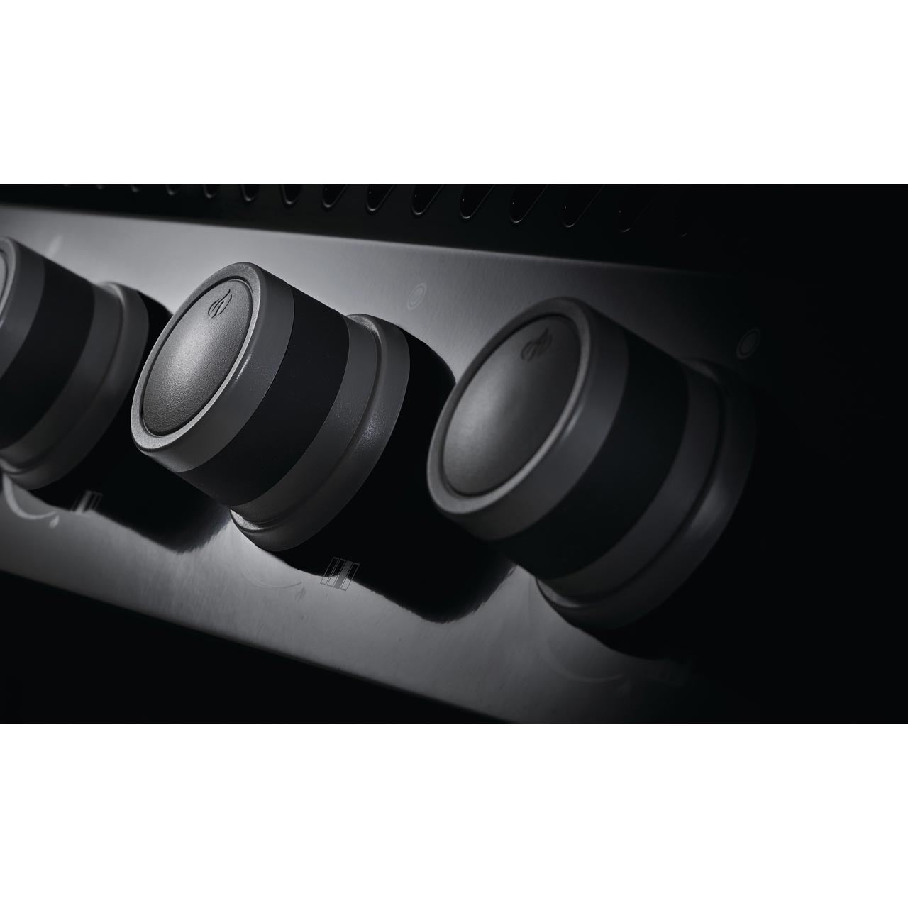 Napoleon Rogue 425 SB Schwarz, inkl. Drehspieß (Hero Edition) - Grillstar.deNapoleon Rogue 425 SB Schwarz, inkl. Drehspieß (Hero Edition)NapoleonGrillstar.deRB425RSBPK - 1 - DE - A0629162138958