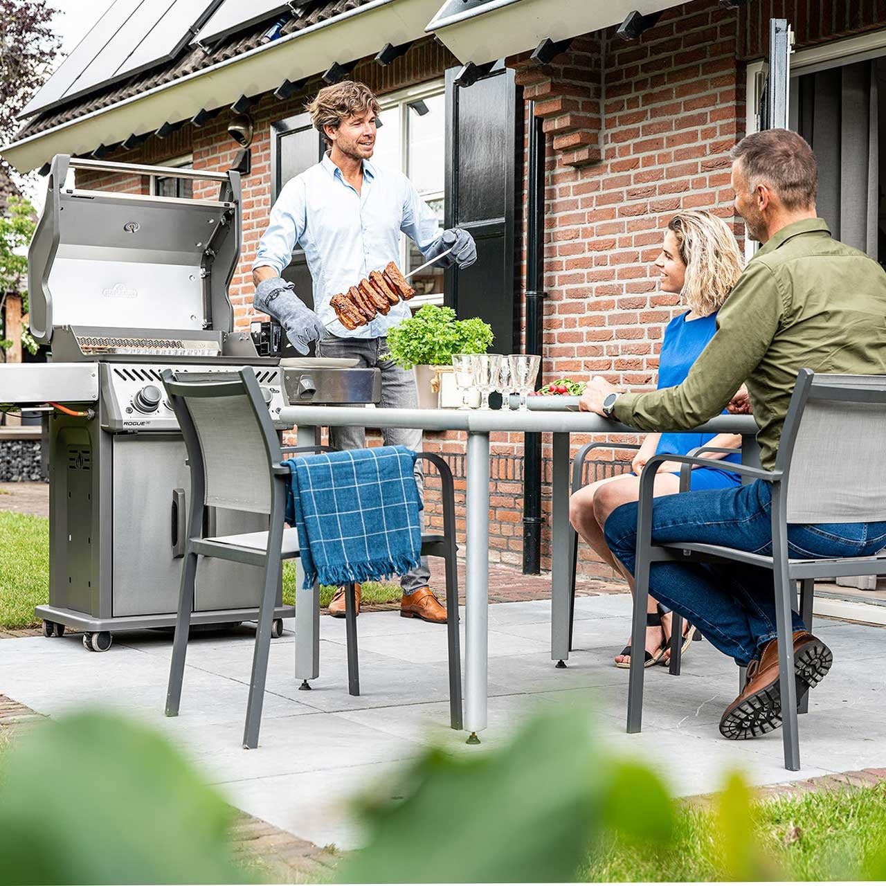 Napoleon Rogue SE 425, Edelstahl - Grillstar.deNapoleon Rogue SE 425, EdelstahlNapoleonGrillstar.deRSE425RSIBPSS - DE0629162135209