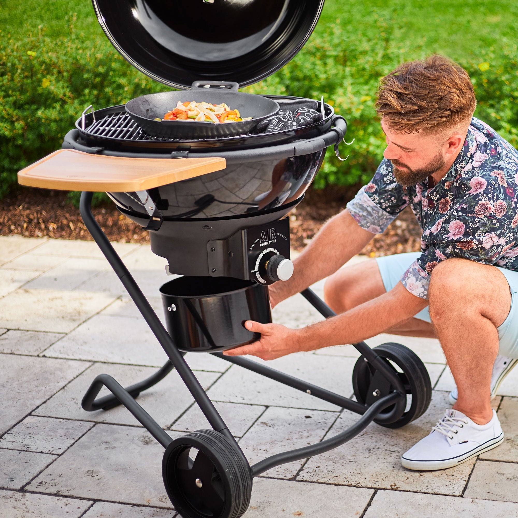 Rösle Holzkohle Kugelgrill No.1 F60 AIR PRO Vario+ - Grillstar.deRösle Holzkohle Kugelgrill No.1 F60 AIR PRO Vario+RösleGrillstar.de255904004293255907