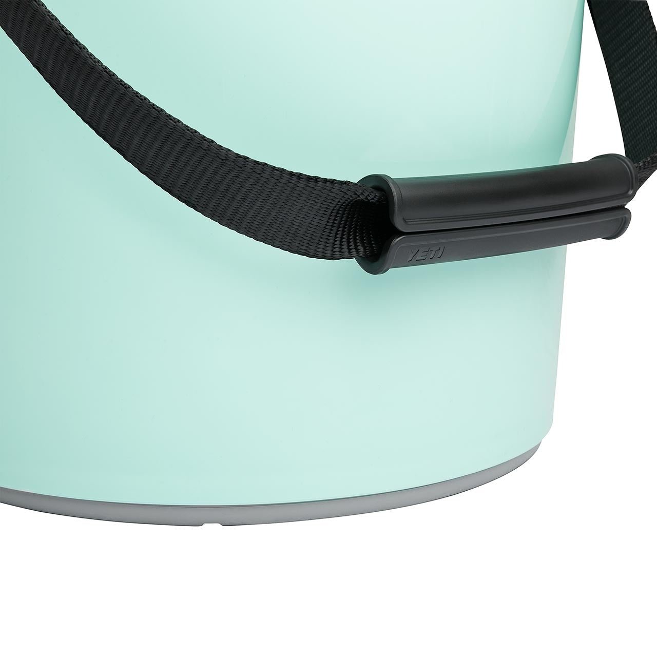 YETI LoadOut Eimer, 18,9 Liter, Seafoam - Grillstar.deYETI LoadOut Eimer, 18,9 Liter, SeafoamYETIGrillstar.de