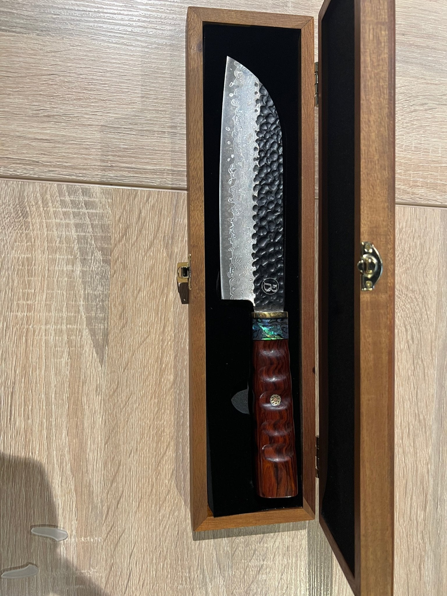 Heritage Santoku mit Griff aus Wüsteneisenholz - Grillstar.deHeritage Santoku mit Griff aus WüsteneisenholzMesserBABOSSAGrillstar.de