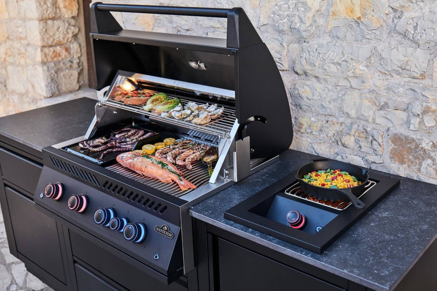 Napoleon OASIS 105 Outdoor - Küche mit 32 - Zoll - Einbaugrill der 700er - Serie - Grillstar.deNapoleon OASIS 105 Outdoor - Küche mit 32 - Zoll - Einbaugrill der 700er - SerieNapoleonGrillstar.de