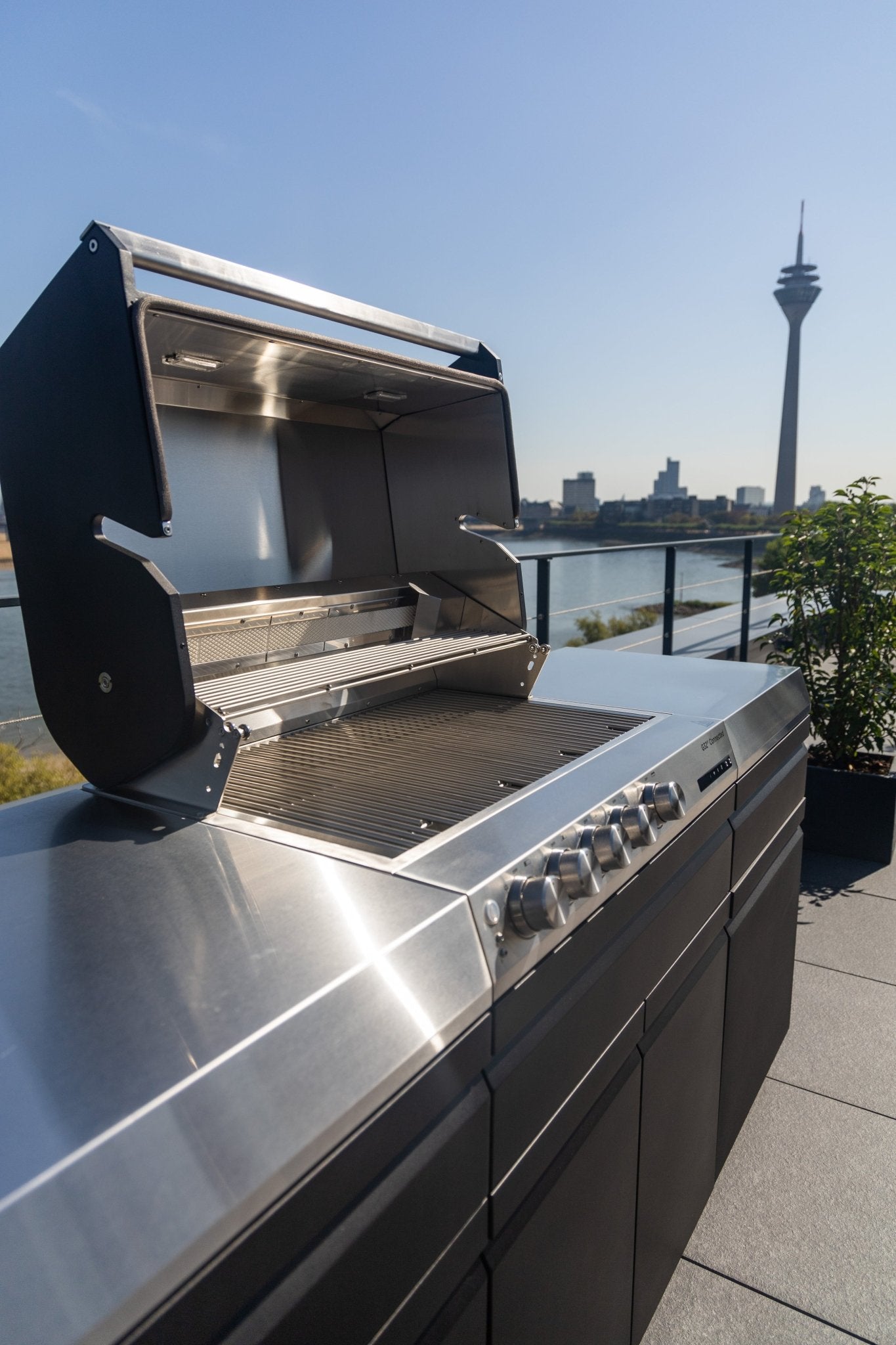 Otto Wilde G32'' Connected mit Seitenablagen, 2 Türen (NEUES MODELL) - Grillstar.deOtto Wilde G32'' Connected mit Seitenablagen, 2 Türen (NEUES MODELL)Otto WildeGrillstar.deGG12074