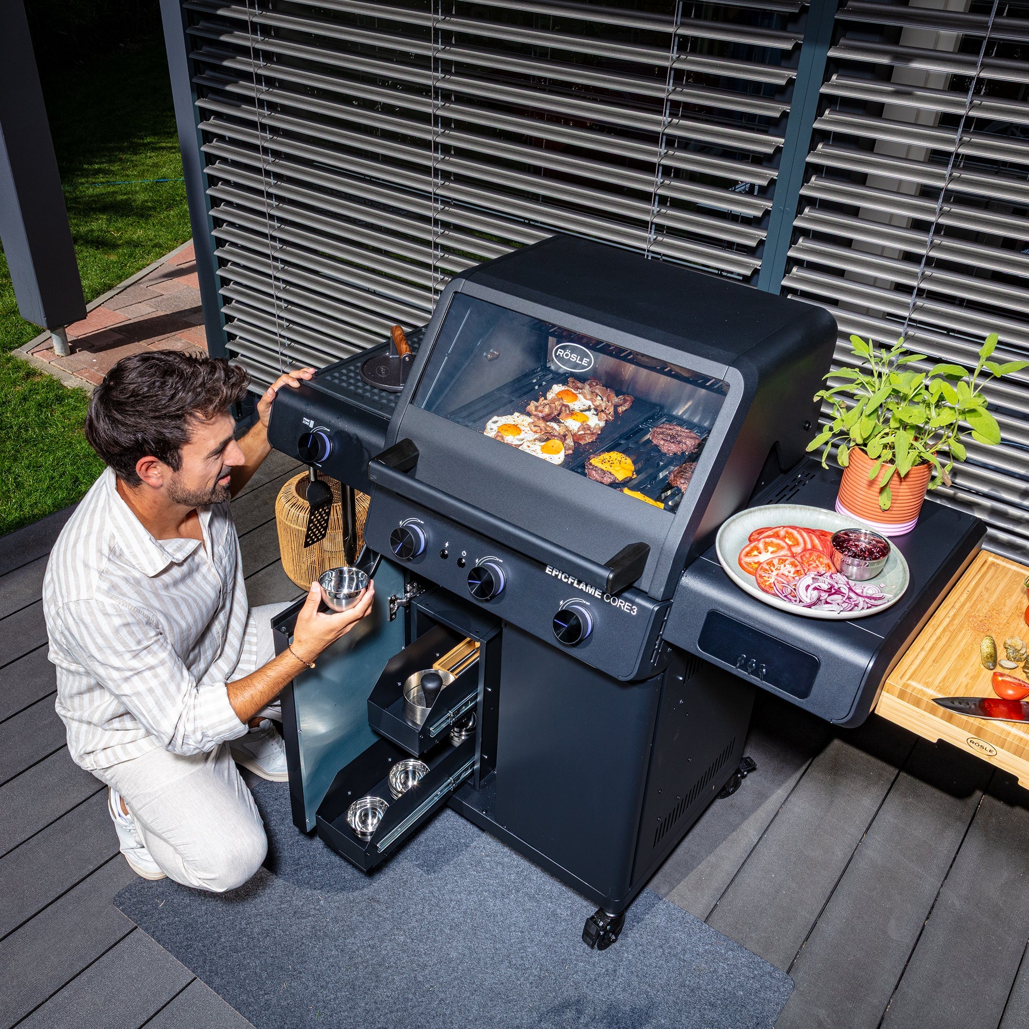 Rösle Epicflame Core 3 | Neustes Modell - Grillstar.deRösle Epicflame Core 3 | Neustes ModellRösleGrillstar.de