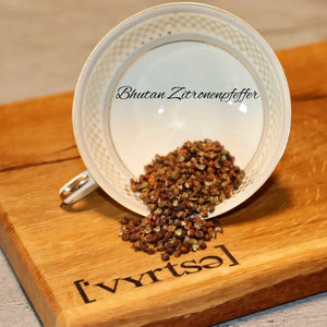 ['Vyrtse] Bhutan Zitronenpfeffer, 30g - Grillstar.de['Vyrtse] Bhutan Zitronenpfeffer, 30gLebensmittel['Vyrtse]Grillstar.de